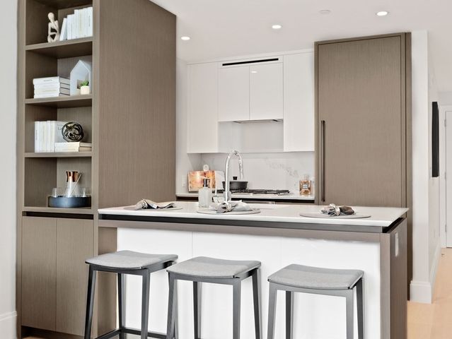 $1,243,000 | 380 Harrison Avenue, Unit 1012, Boston, MA 02118