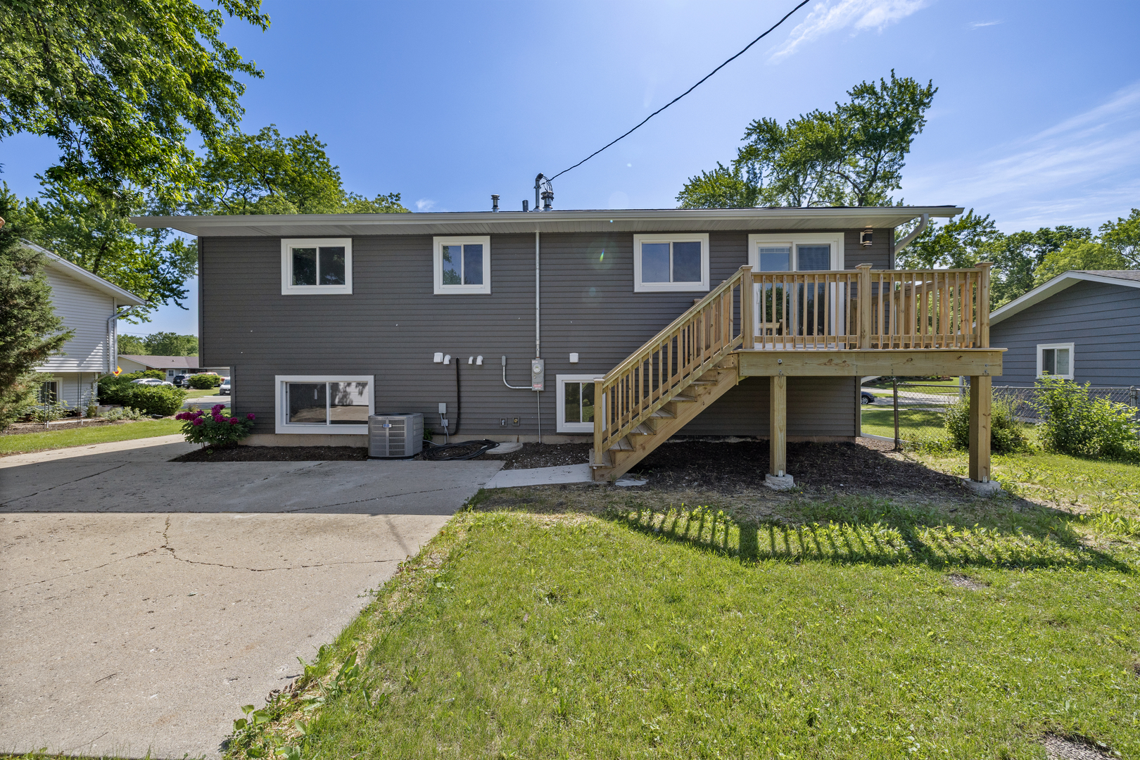 1570 Jefferson Road Hoffman Estates, IL 60169 - Photo 5 of 30