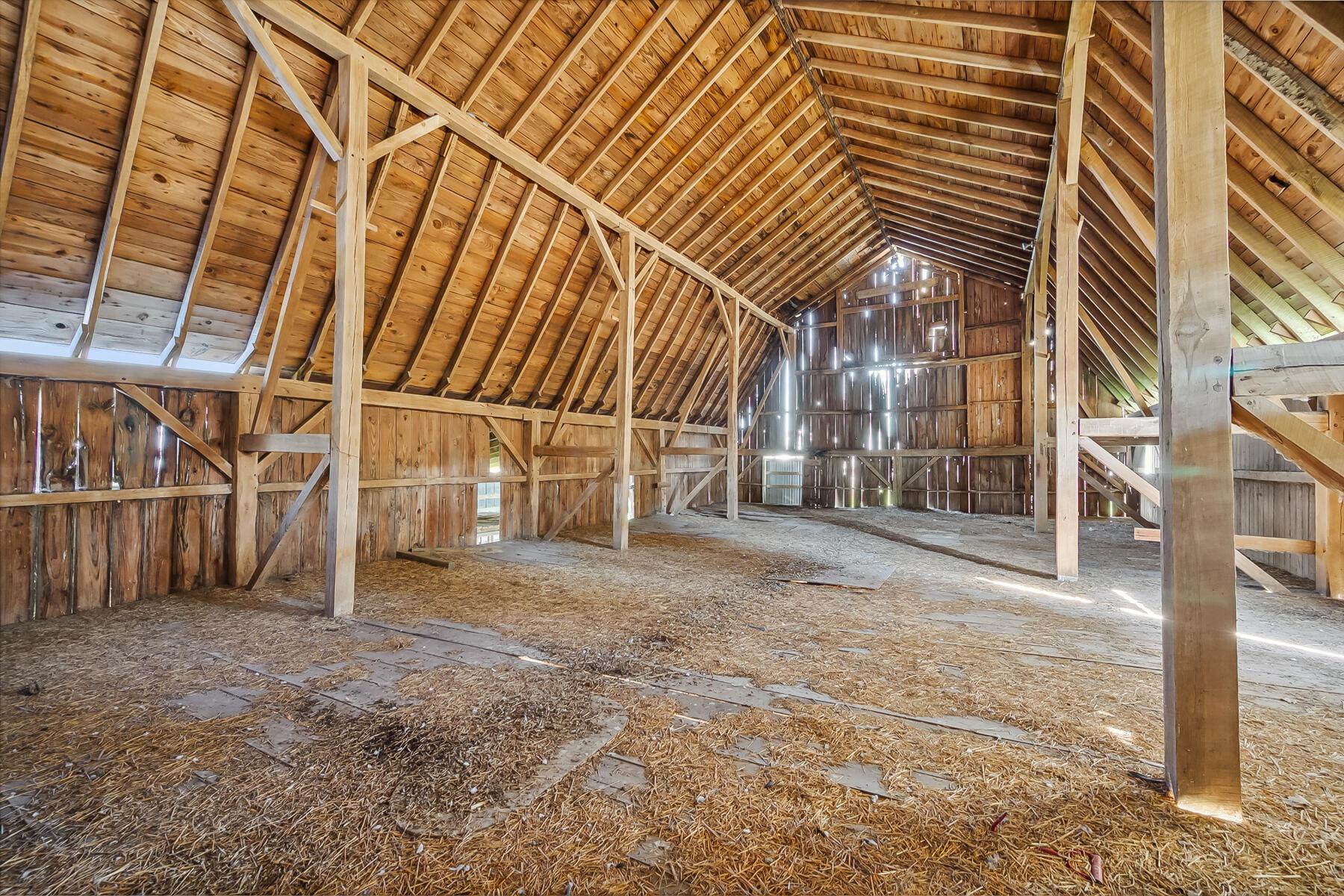 4167 North Section Line Road Radnor, OH 43066 - Photo 13 of 81 Barn