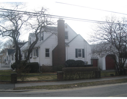 90 Whitman Road Waltham, MA 02453 - Photo 13 of 14 Gallery Image 13
