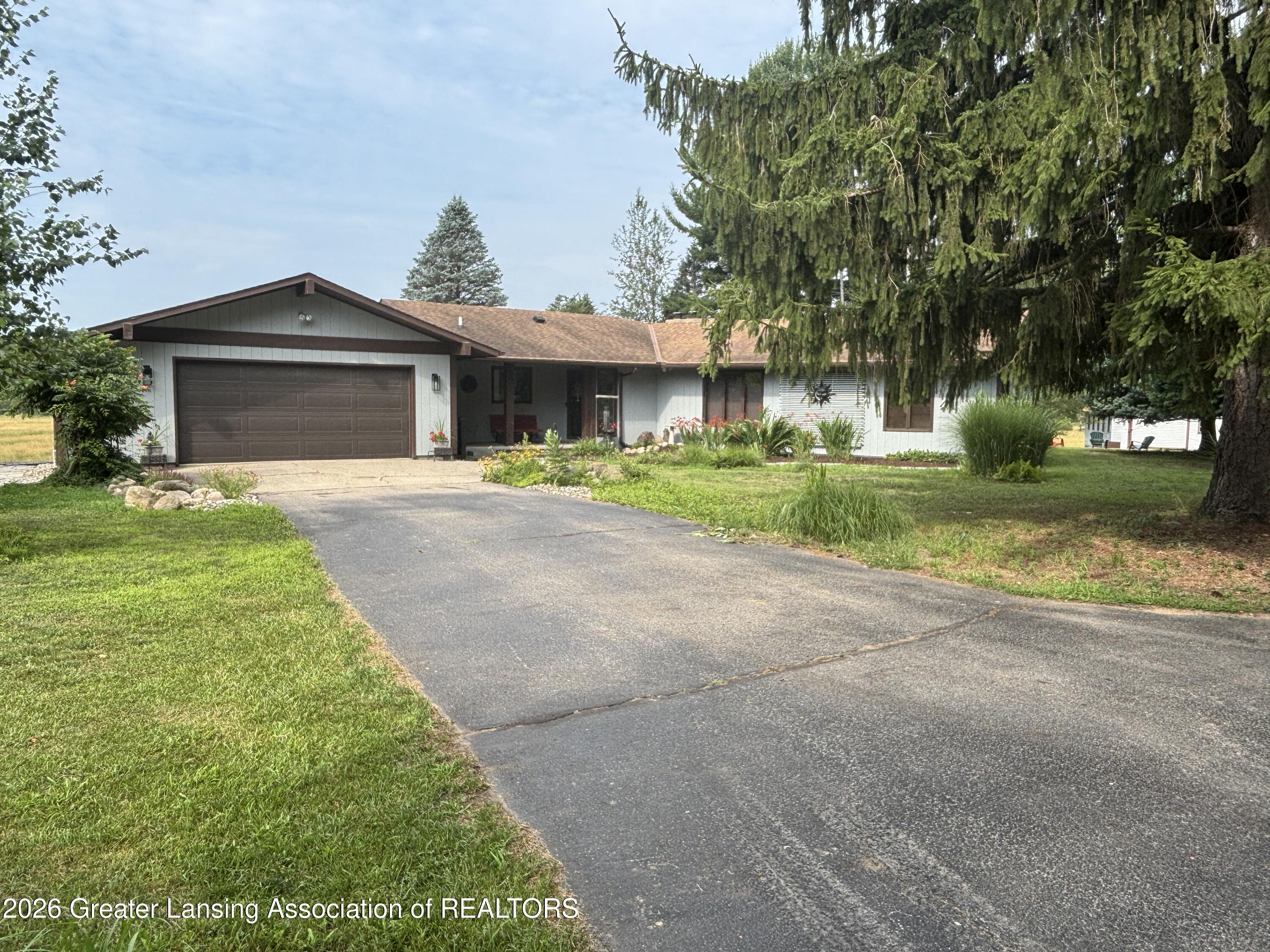 12196 Center Road Bath, MI 48808 - Photo 1 of 8 IMG_3641