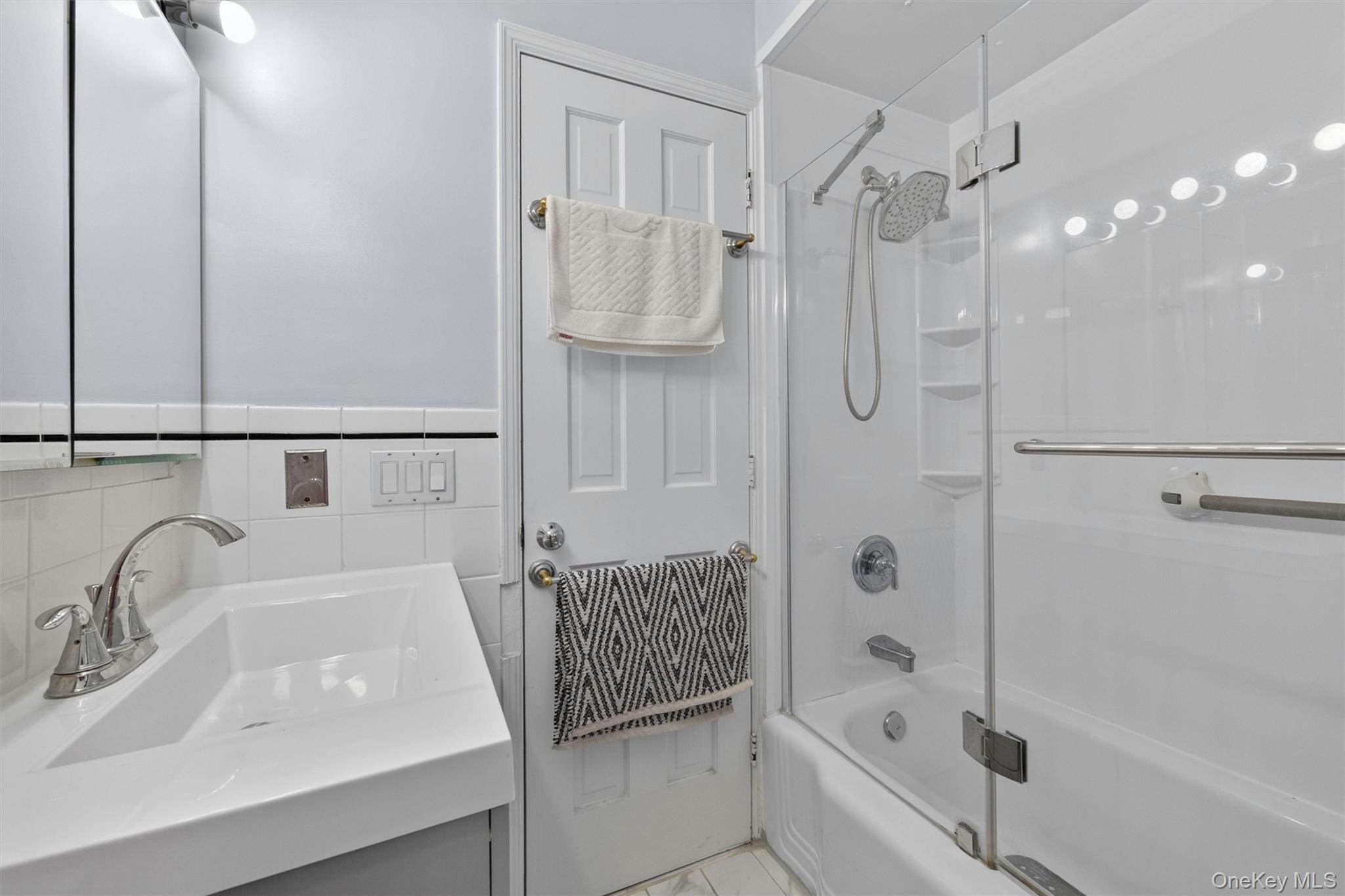 6 Manchester Road, Unit 2L Eastchester, NY 10709 - Photo 32 of 41 Gallery Image 32