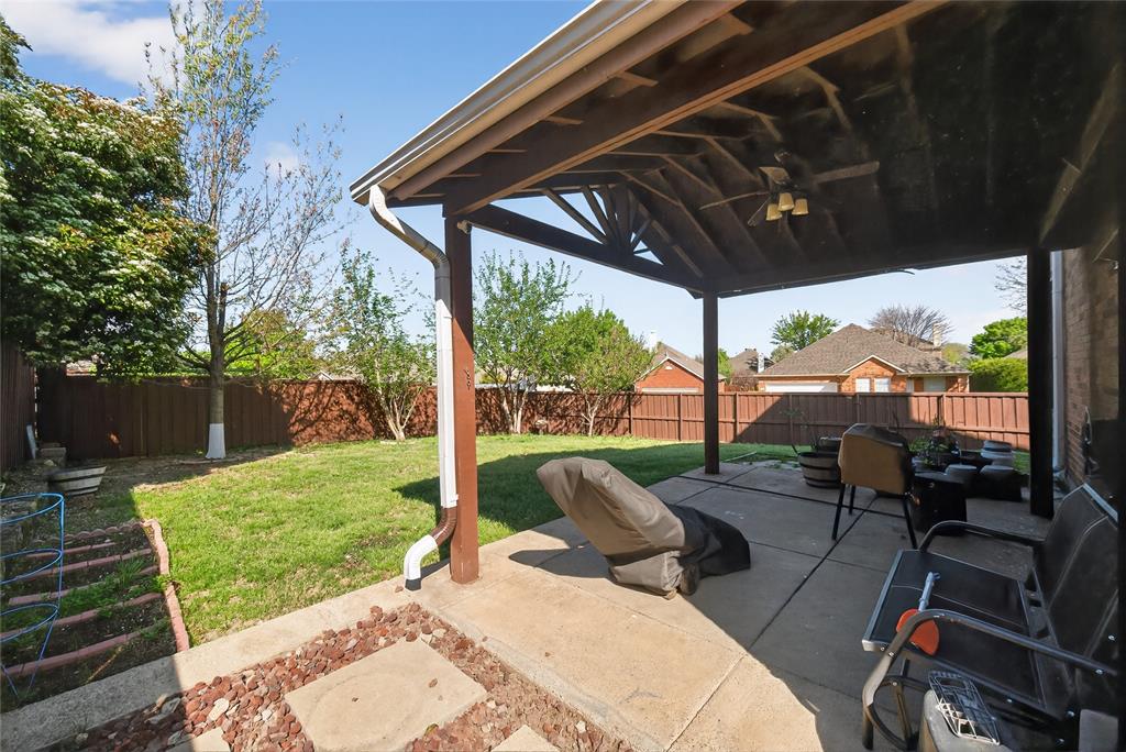 9633 Anns Way Plano, TX 75025 - Photo 33 of 37 a view of yard with patio