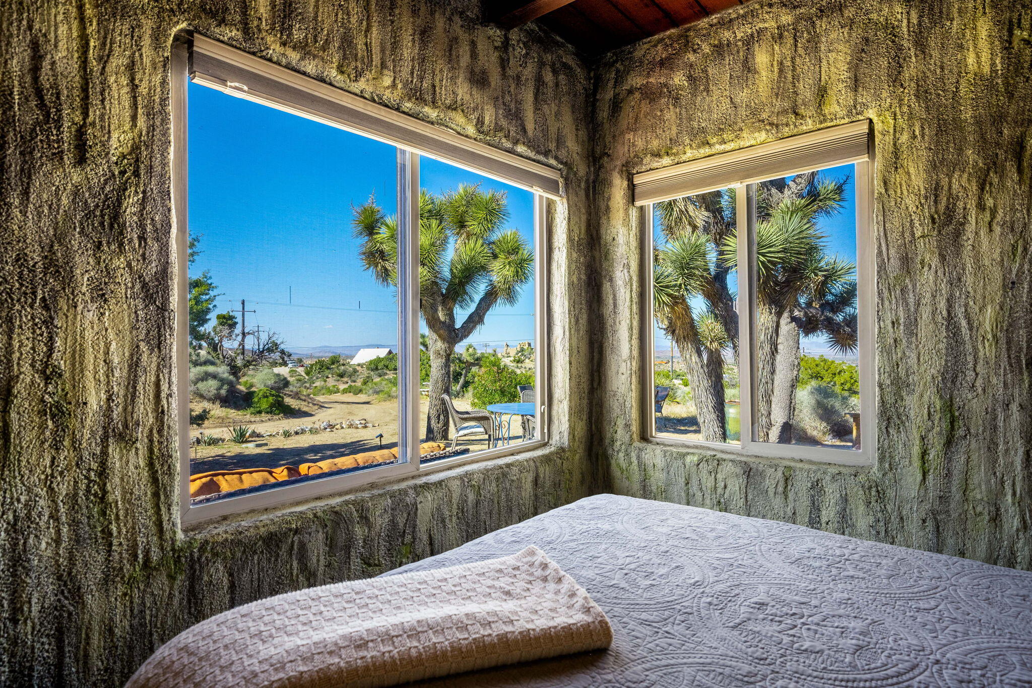 5845 Cholla Avenue Yucca Valley, CA 92284 - Photo 36 of 75 .