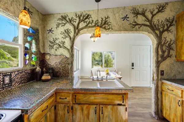 $1,350,000 | 5845 Cholla Avenue, Yucca Valley, CA 92284