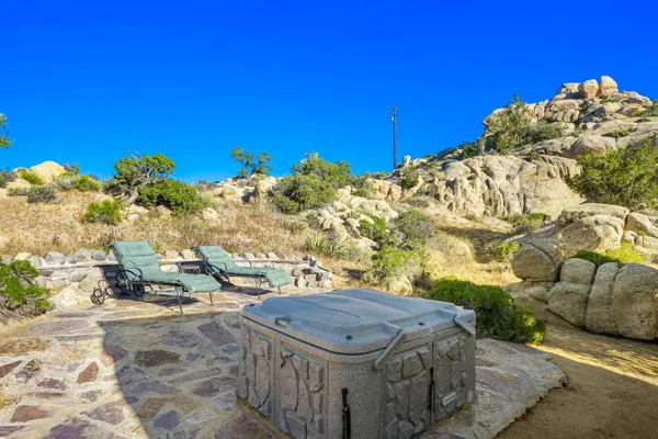 $1,350,000 | 5845 Cholla Avenue, Yucca Valley, CA 92284