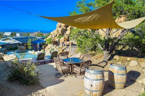 $1,350,000 | 5845 Cholla Avenue, Yucca Valley, CA 92284