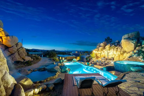 $1,350,000 | 5845 Cholla Avenue, Yucca Valley, CA 92284