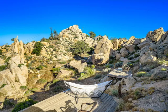 $1,350,000 | 5845 Cholla Avenue, Yucca Valley, CA 92284