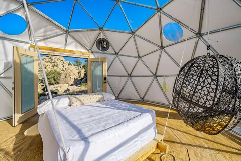 $1,350,000 | 5845 Cholla Avenue, Yucca Valley, CA 92284