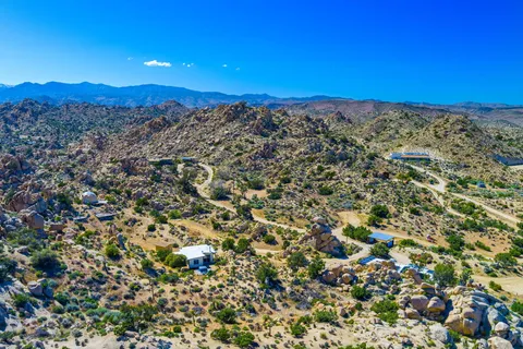 $1,350,000 | 5845 Cholla Avenue, Yucca Valley, CA 92284
