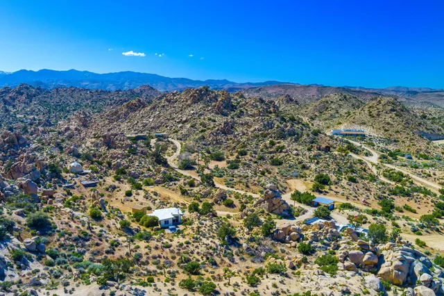 $1,350,000 | 5845 Cholla Avenue, Yucca Valley, CA 92284