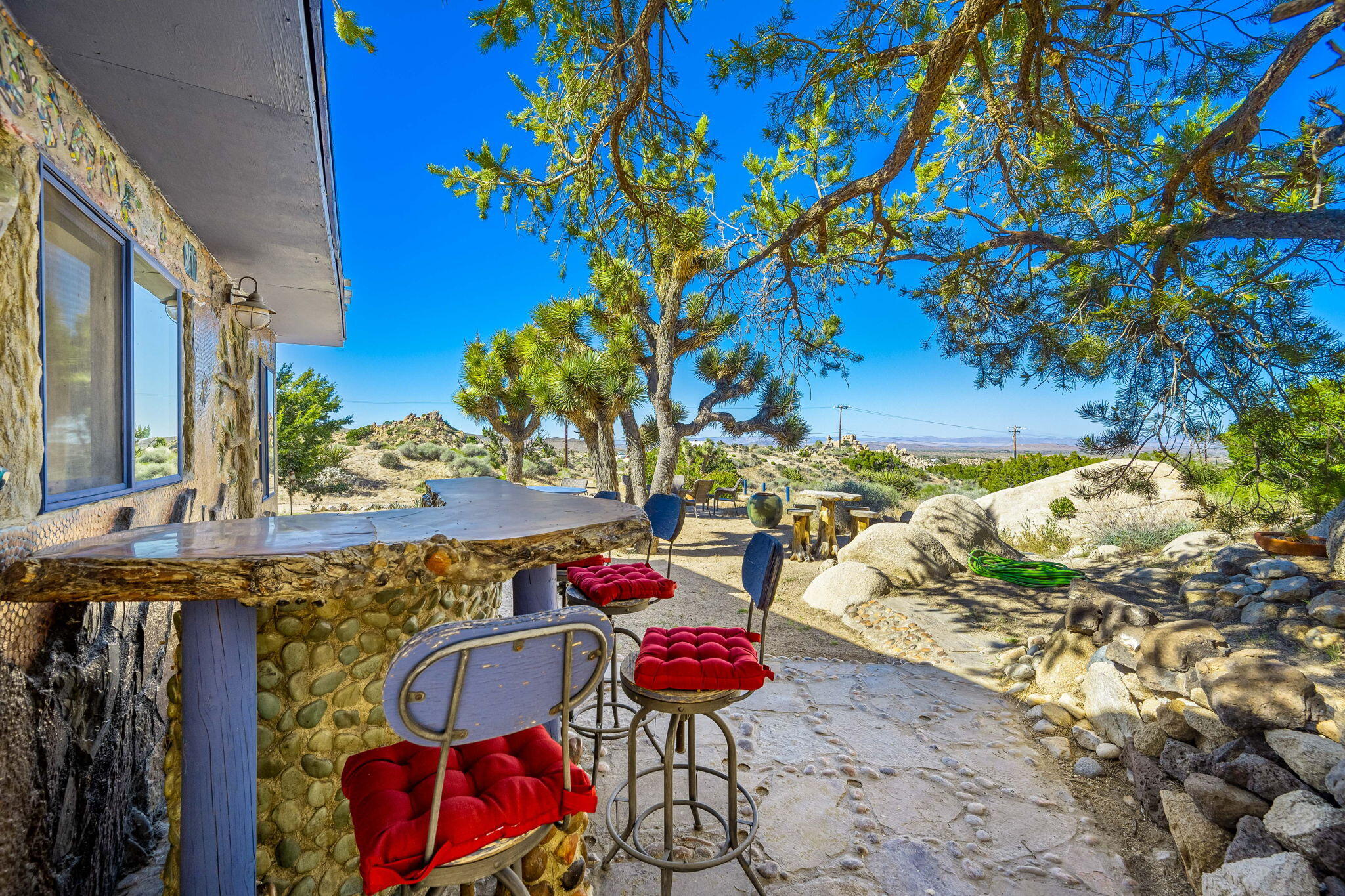 5845 Cholla Avenue Yucca Valley, CA 92284 - Photo 8 of 75 .