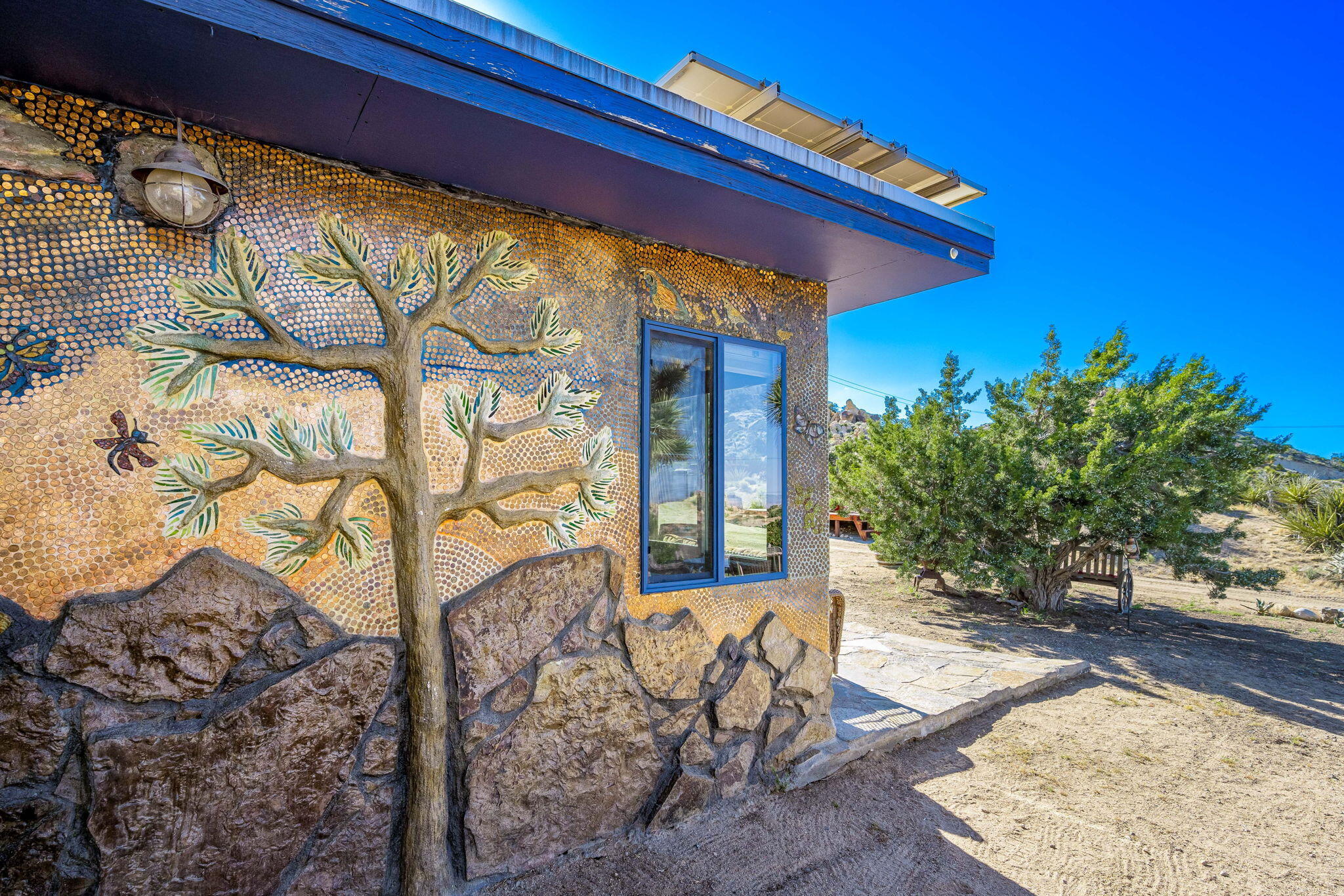 5845 Cholla Avenue Yucca Valley, CA 92284 - Photo 10 of 75 a view of a backyard