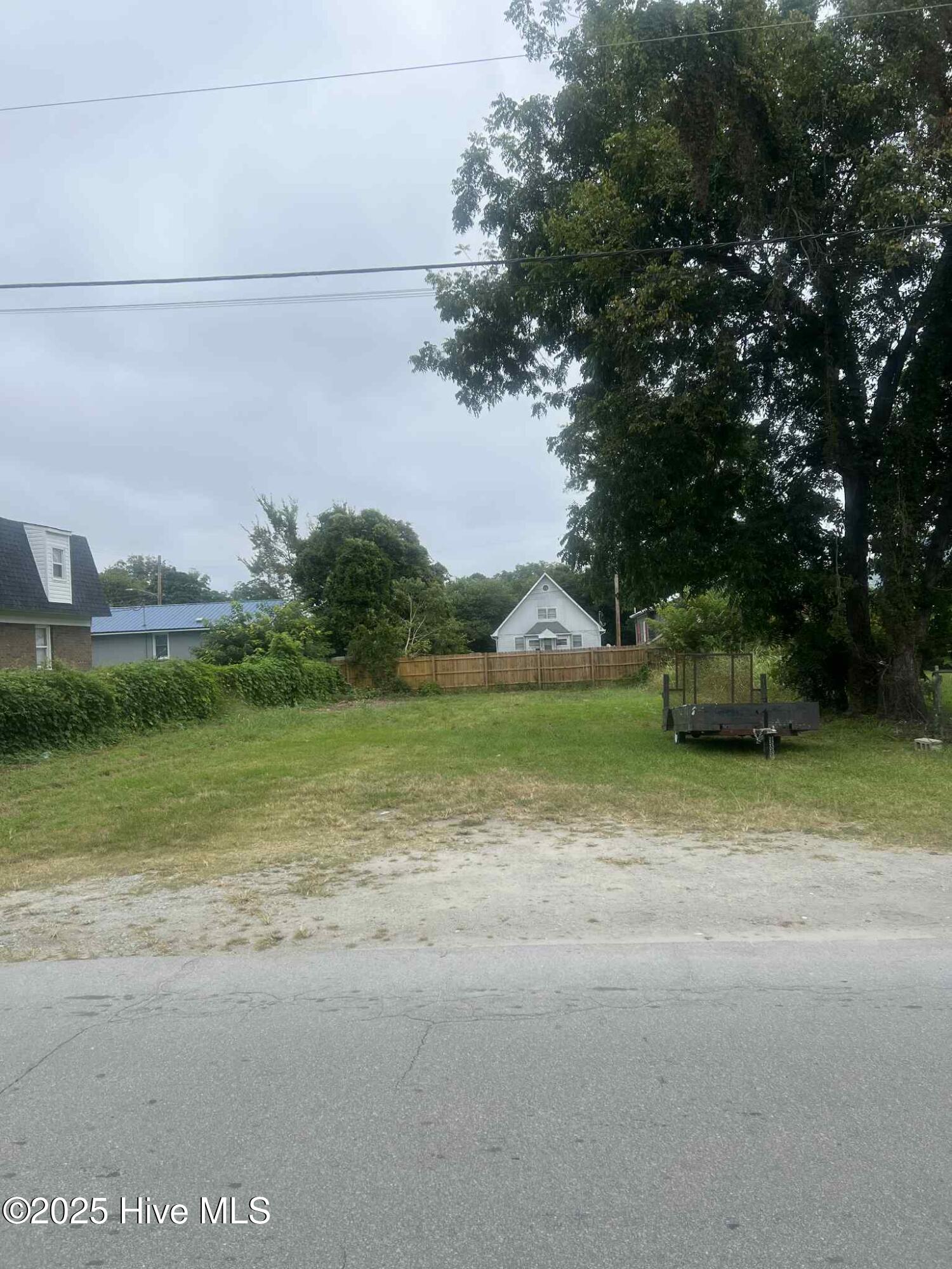 724 Oak Street New Bern, NC 28560 - Photo 2 of 4 1000016355