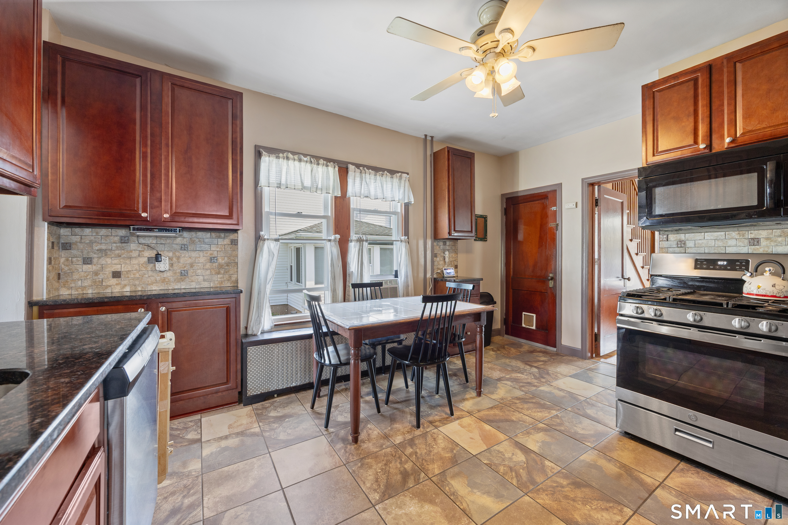 193 Ridge Road Middletown, CT 06457 - Photo 15 of 39 Kitchen