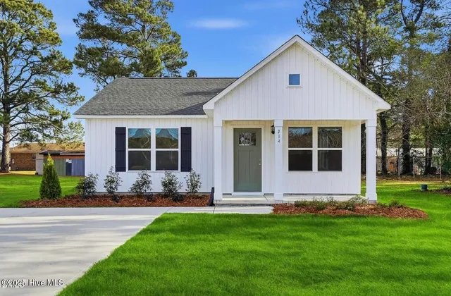 $189,900 | 214 Rae Street, Warsaw, NC 28398