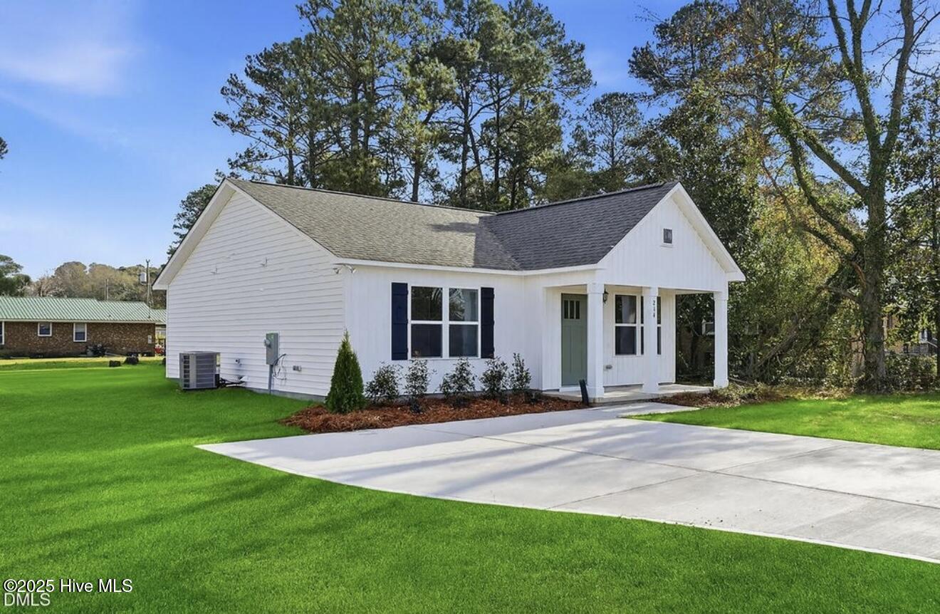 214 Rae Street Warsaw, NC 28398 - Photo 2 of 28 IMG_5774