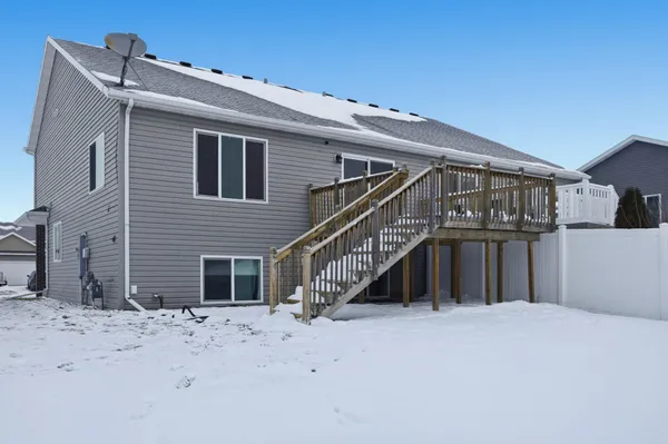 $299,900 | 939 Eaglewood Avenue, West Fargo, ND 58078