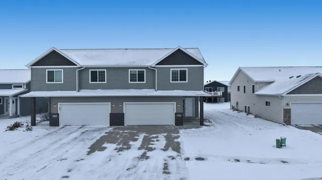 $299,900 | 939 Eaglewood Avenue, West Fargo, ND 58078