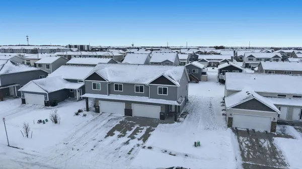 $299,900 | 939 Eaglewood Avenue, West Fargo, ND 58078