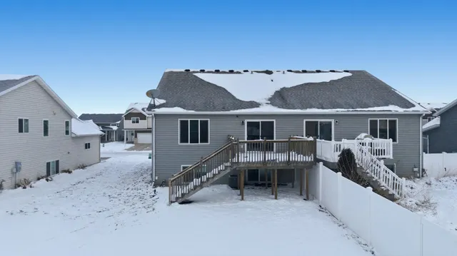 $299,900 | 939 Eaglewood Avenue, West Fargo, ND 58078