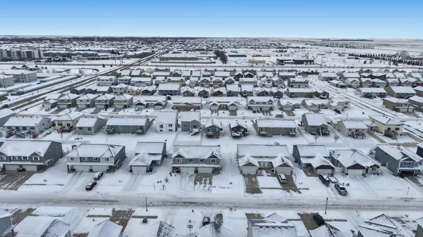 $299,900 | 939 Eaglewood Avenue, West Fargo, ND 58078