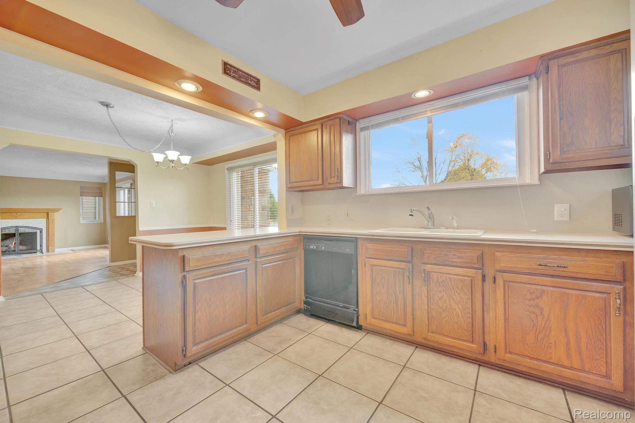 14718 Inkster Road Redford, MI 48239 - Photo 15 of 33 Gallery Image 15