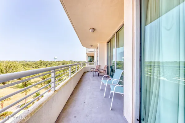 $330,000 | 2060 Beach Boulevard, Unit 502, Biloxi, MS 39531