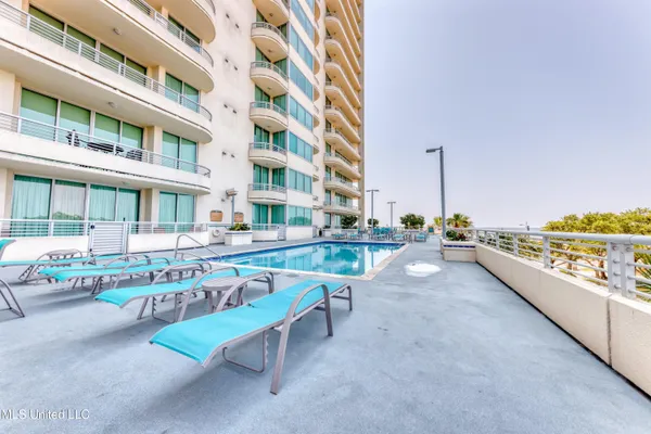 $330,000 | 2060 Beach Boulevard, Unit 502, Biloxi, MS 39531