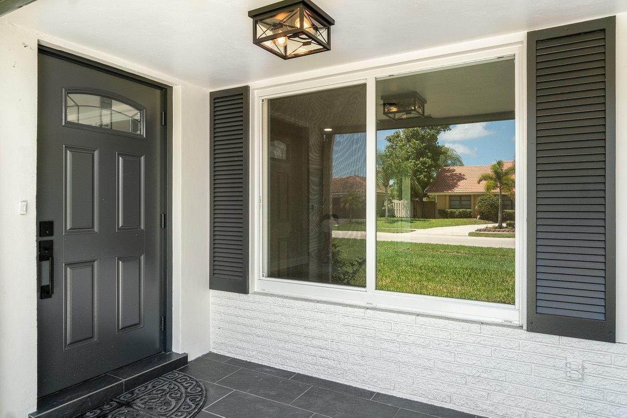 928 Southwest 4th Street Boca Raton, FL 33486 - Photo 3 of 37 005-928Southwest4thStreet-BocaRaton-FL-3