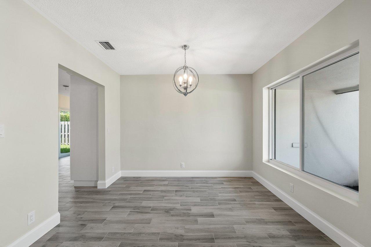 928 Southwest 4th Street Boca Raton, FL 33486 - Photo 5 of 37 007-928Southwest4thStreet-BocaRaton-FL-3