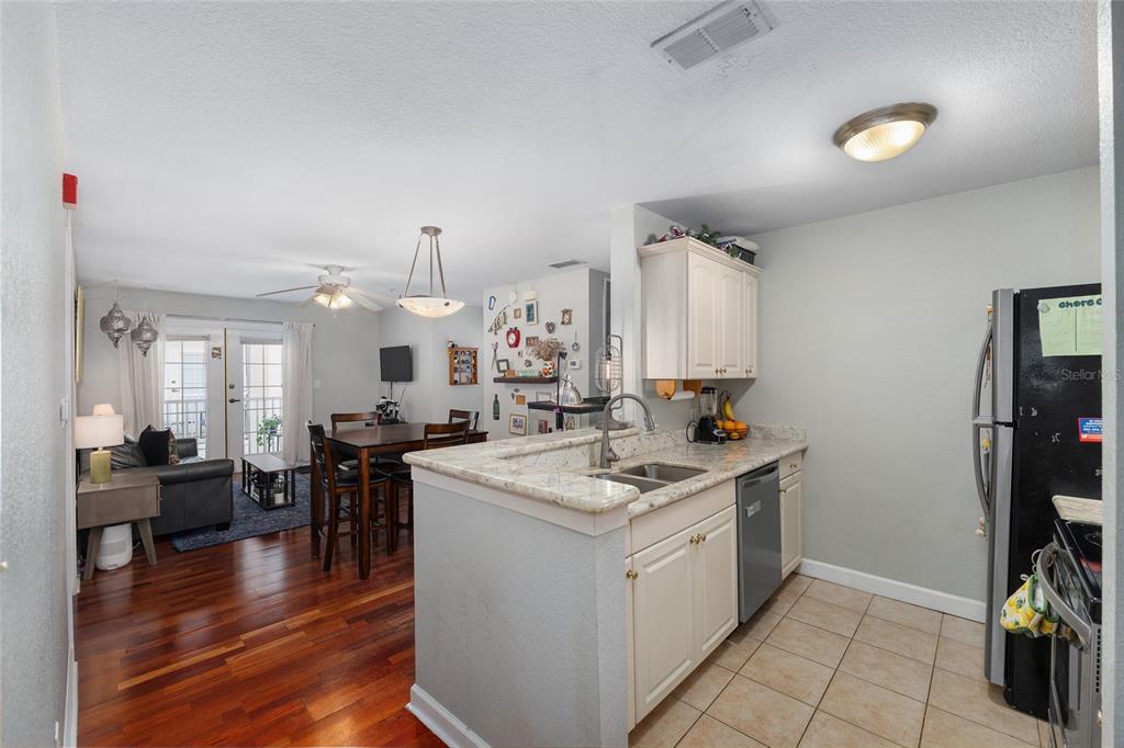 835 Southwest 9th Street, Unit 209 Gainesville, FL 32601 - Photo 2 of 31