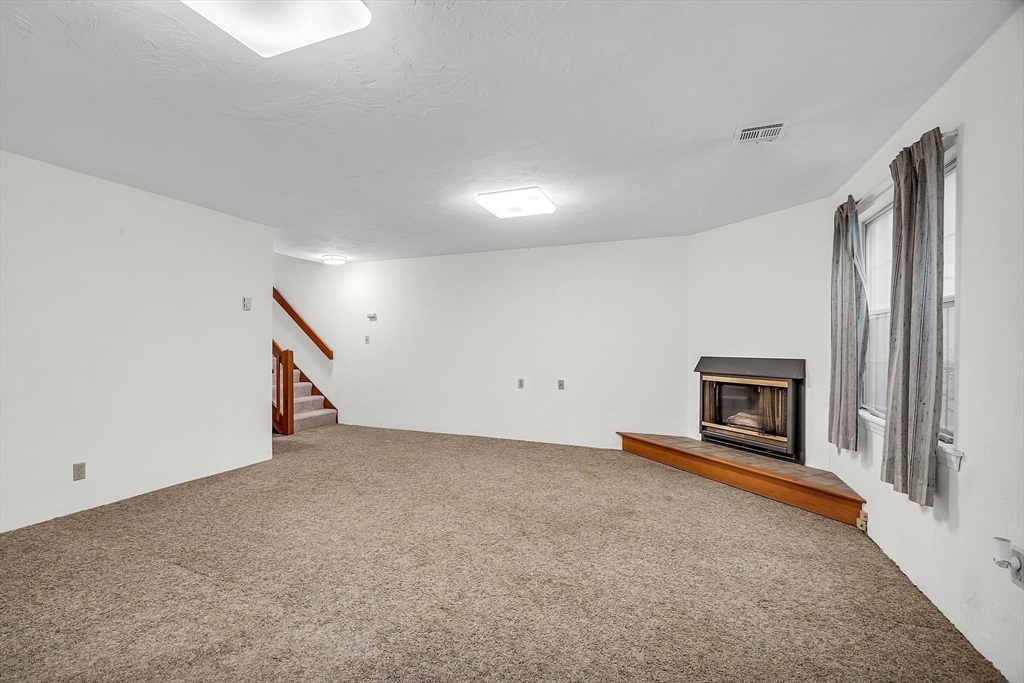 210 Ridgefield Circle, Unit B Clinton, MA 01510 - Photo 11 of 42 Gallery Image 11