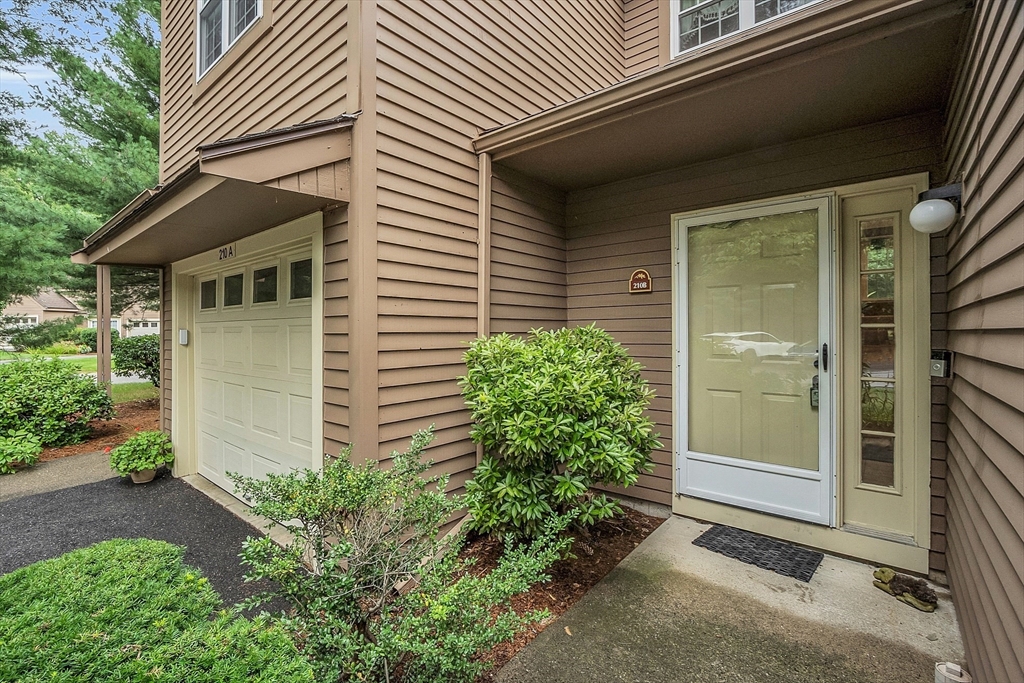 210 Ridgefield Circle, Unit B Clinton, MA 01510 - Photo 5 of 42 Gallery Image 5
