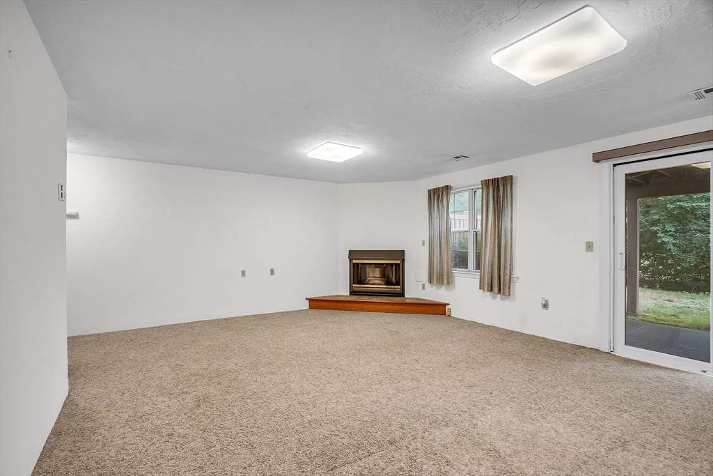 210 Ridgefield Circle, Unit B Clinton, MA 01510 - Photo 10 of 42 Gallery Image 10