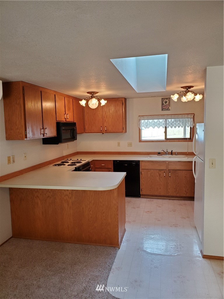 15214 Beaver Lake Road Mount Vernon, WA 98273 - Photo 8 of 28 Gallery Image 8