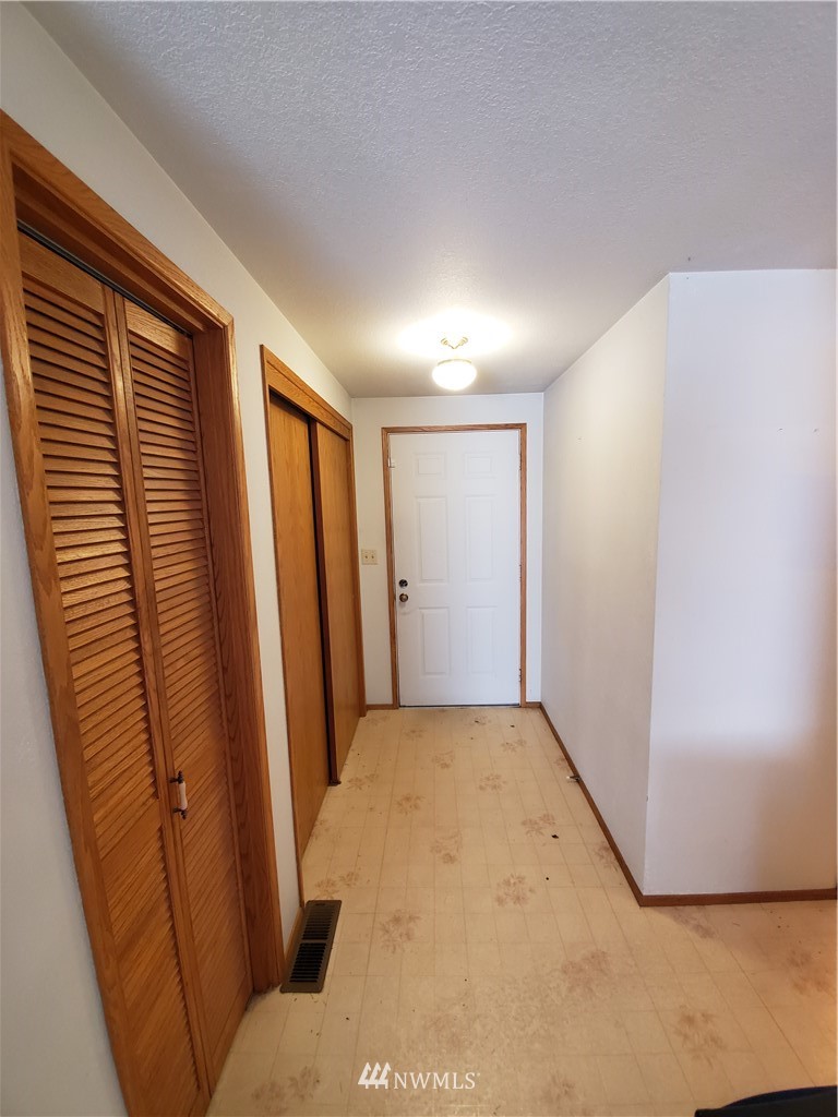 15214 Beaver Lake Road Mount Vernon, WA 98273 - Photo 9 of 28 Gallery Image 9