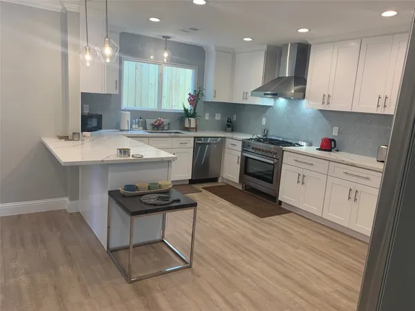 $4,500 | 2401 McClendon Street, Houston, TX 77030