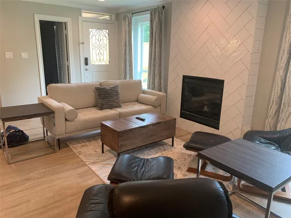 $4,500 | 2401 McClendon Street, Houston, TX 77030