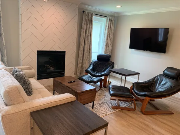 $4,500 | 2401 McClendon Street, Houston, TX 77030