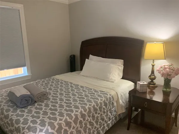 $4,500 | 2401 McClendon Street, Houston, TX 77030