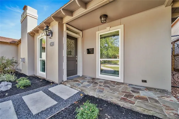 $4,500 | 2401 McClendon Street, Houston, TX 77030