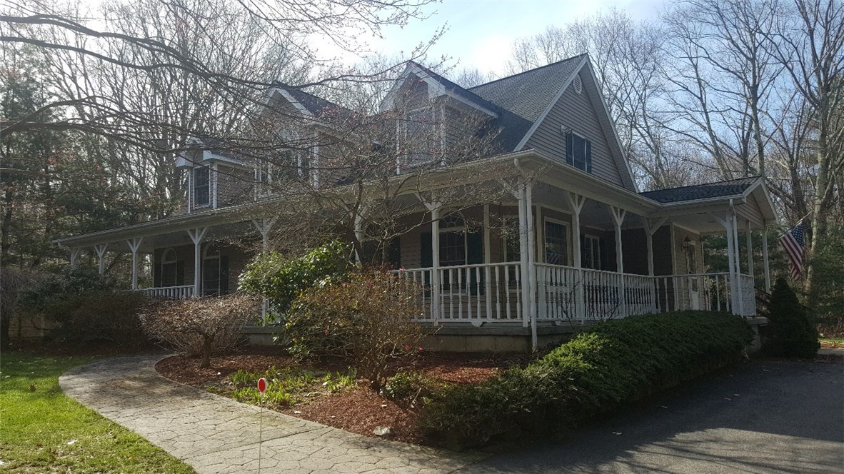 105 Pine Swamp Road Cumberland, RI 02864 - Photo 3 of 32