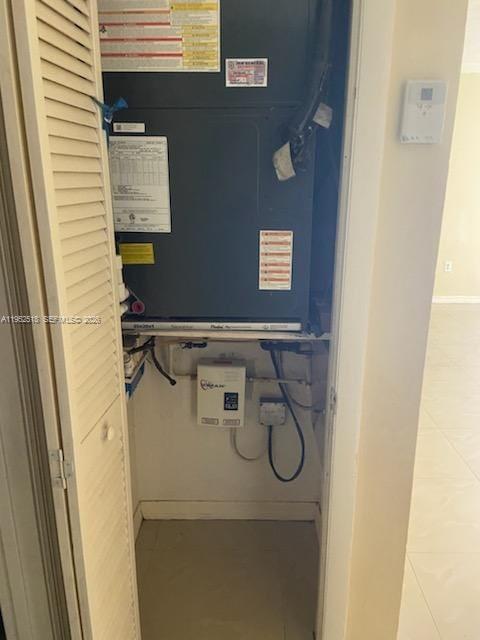 7401 Southwest 21st Street Miami, FL 33155 - Photo 15 of 31 a utility room with dryer and washer