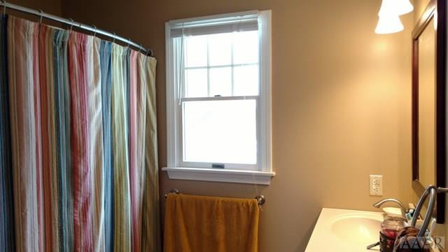 335 Puddin Ridge Road Moyock, NC 27958 - Photo 16 of 29 Hallway bath