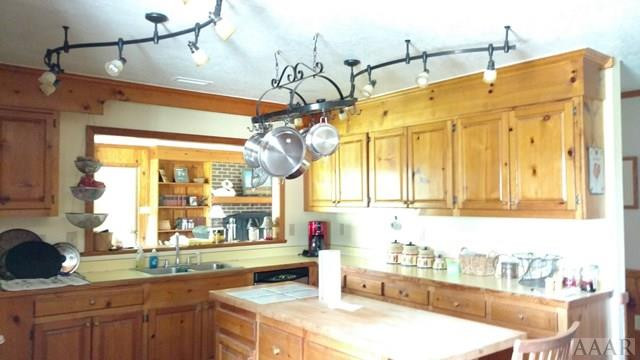 335 Puddin Ridge Road Moyock, NC 27958 - Photo 3 of 29 Kitchen with plenty of lighting and storage