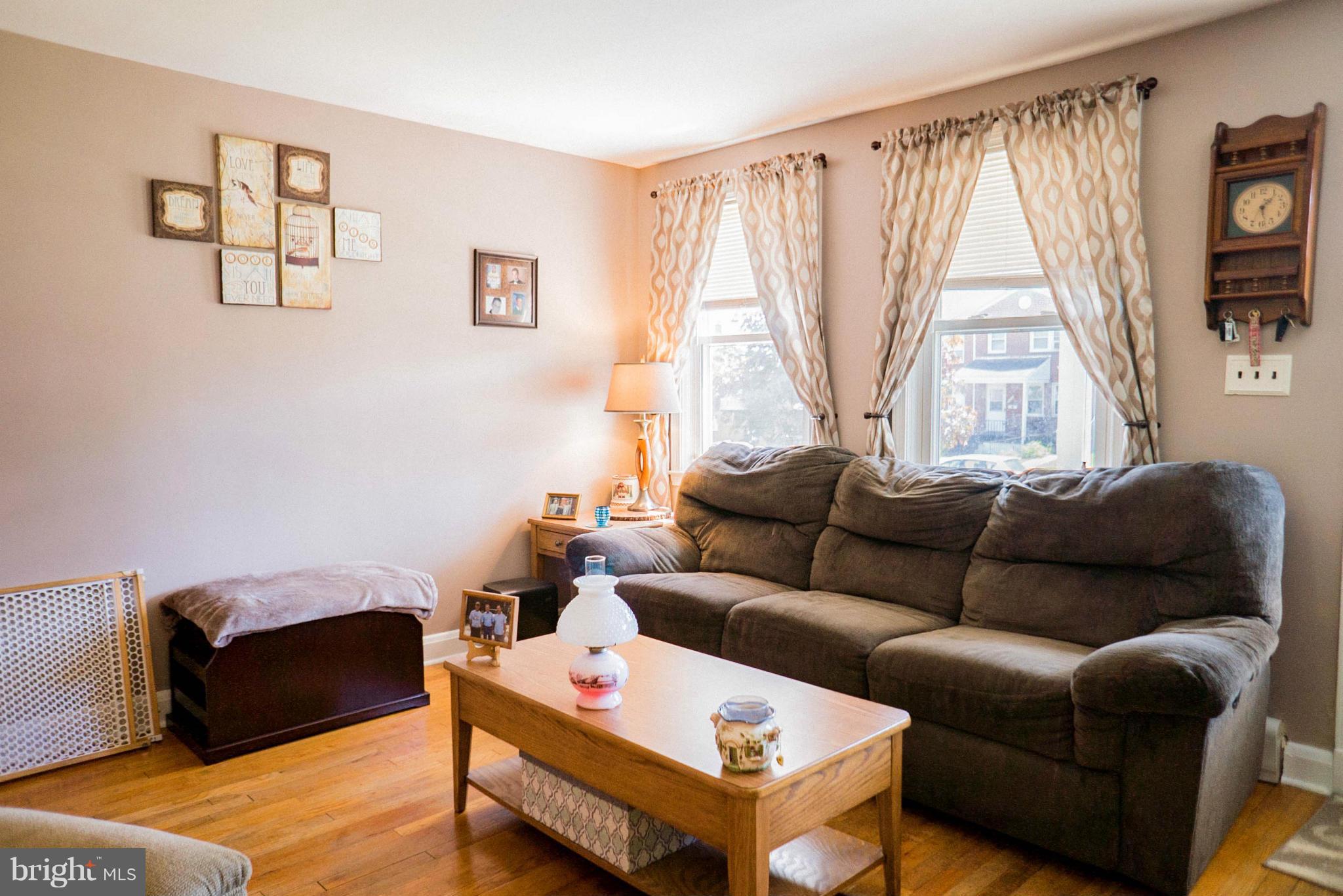 1114 Elm Road Baltimore, MD 21227 - Photo 3 of 29 Living Room