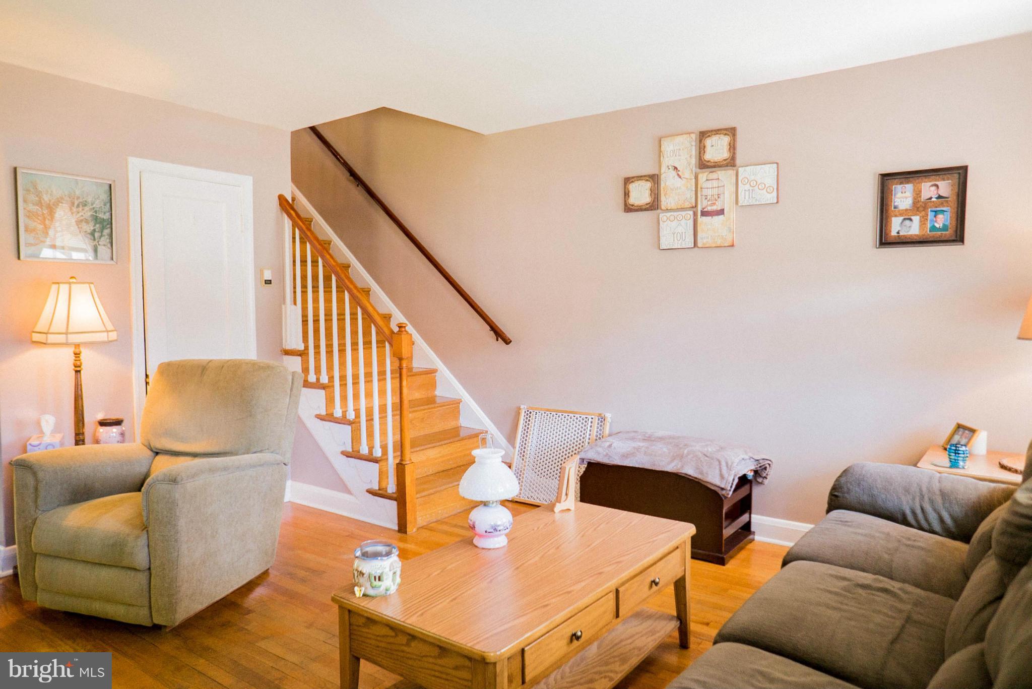 1114 Elm Road Baltimore, MD 21227 - Photo 4 of 29 Living Room