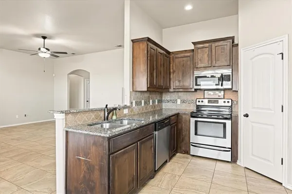 $2,100 | 9128 Parkview Circle, Tolar, TX 76476